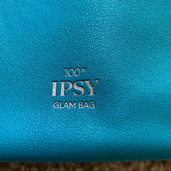 Ipsy Bag - Picture 3 of 5